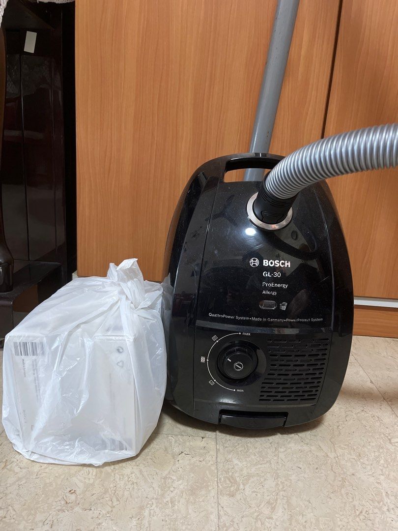 Bosch BGL3A330GB bagged vacuum cleaner, TV & Home Appliances, Vacuum