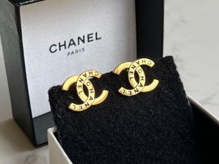 Chanel clip on gold earrings