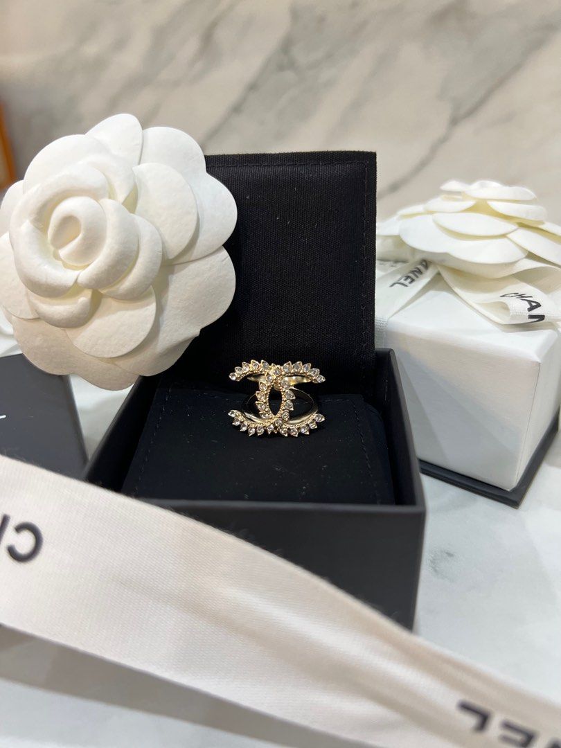 Chanel store fashion ring