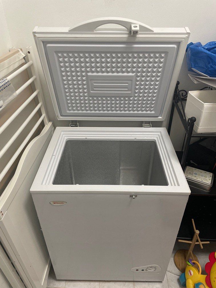Chest Freezer Butterfly 110l, TV & Home Appliances, Kitchen Appliances