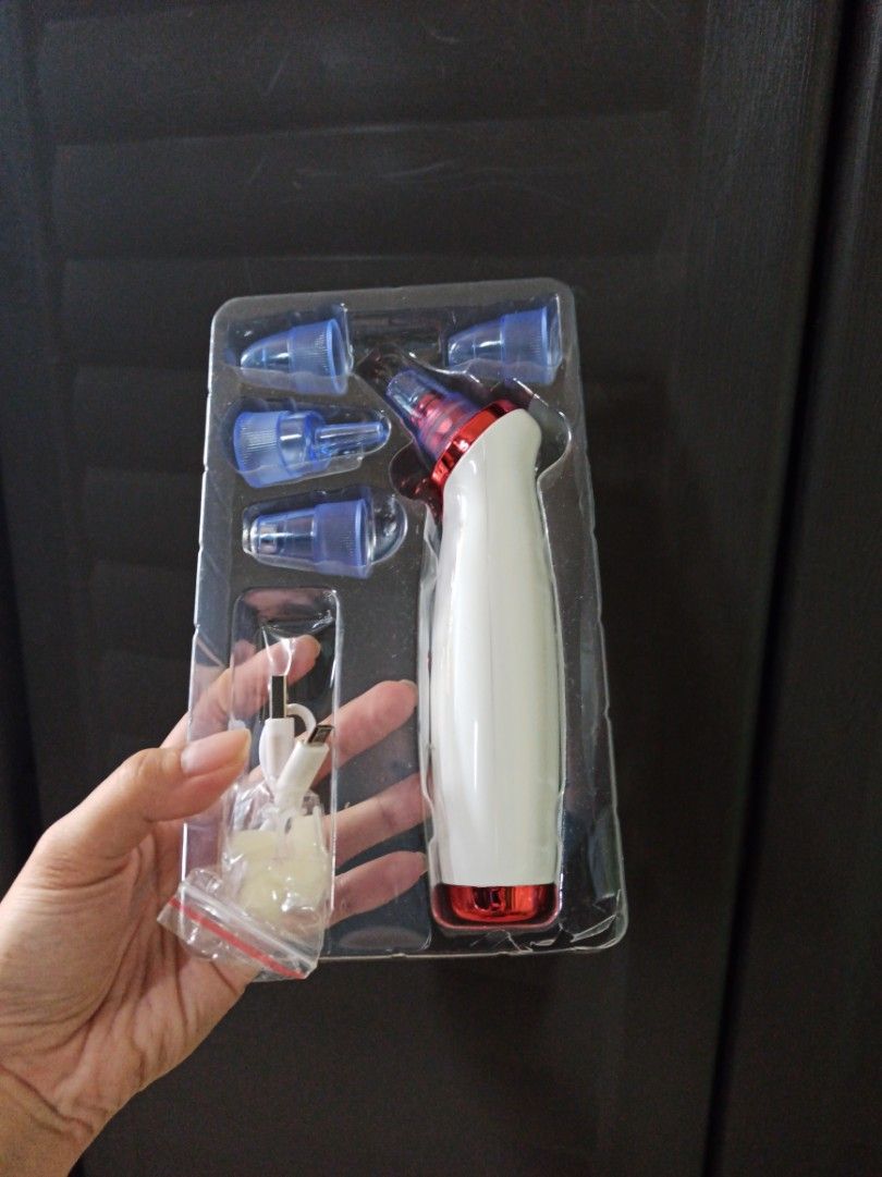 Ckeyin Blackead Remover Pore Vacuum (Category: Face Care) located in Antipolo. Submitted by b1kbok (Listing ID 1197768644, Image 3). Description: -RUSH SALE- Ckeyin Vacuum Blackhead Remover Electric Pore Suction Facial Cleaner White Heads Remover MR278 Slightly used (twice) In very good condition PM for more photos RFS: Moving out.