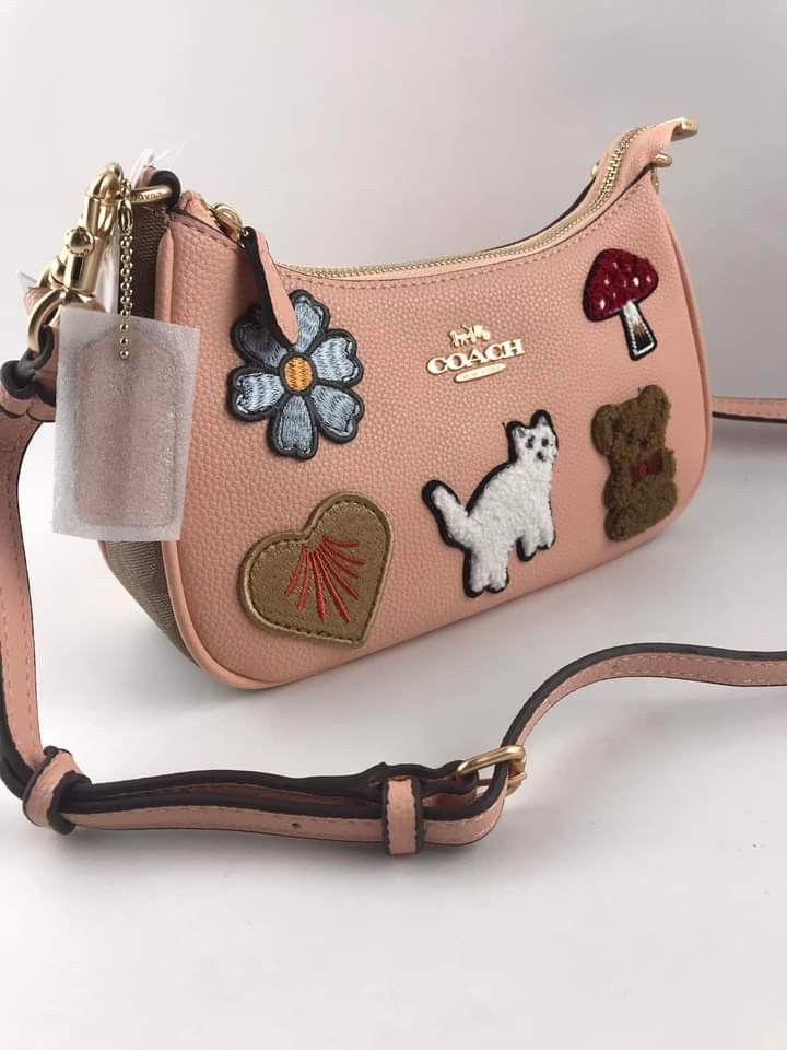 Cute coach hot sale crossbody bags