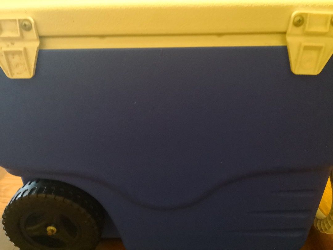Coleman Cooler Box wheels, Furniture & Home Living, Outdoor Furniture