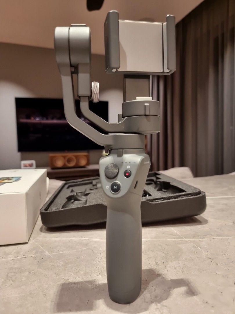 DJI Osmo Mobile 2 Cheapest on Carousell Photography