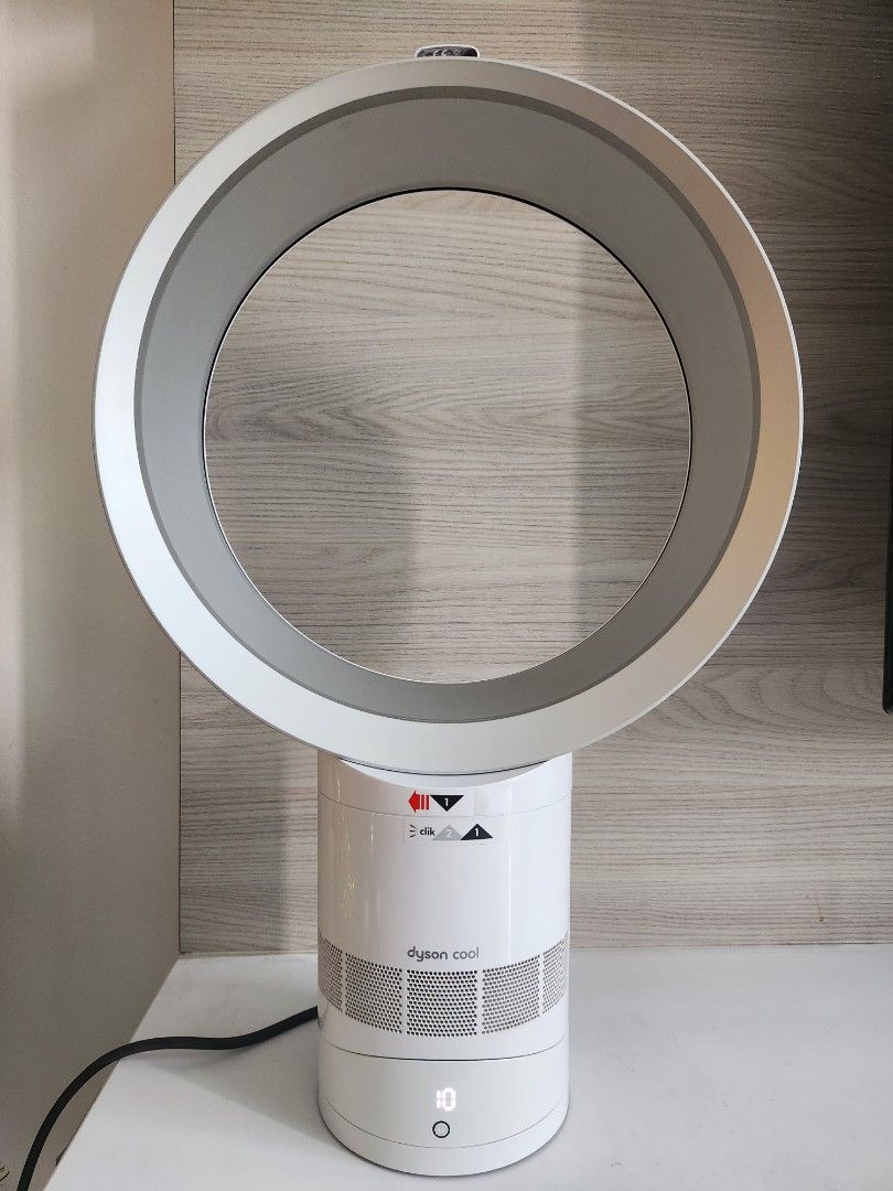 Dyson am06 white and shop silver desk fan