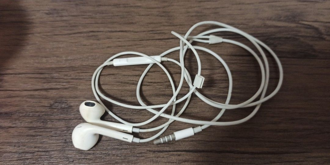 Earphone headset apple ori ibox iphone lama Elektronik Audio di