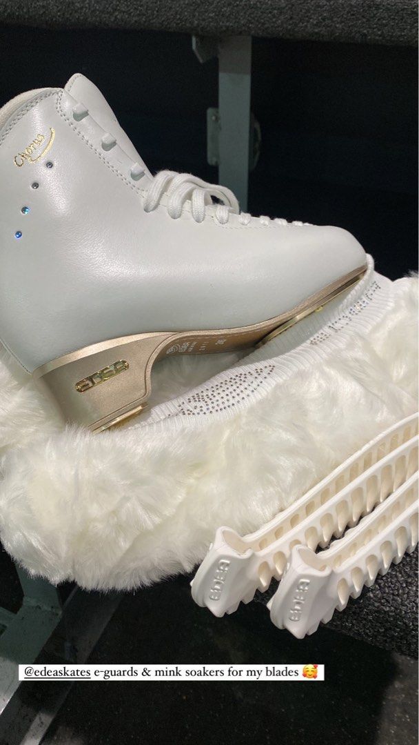 Edea Chorus with gold Jackson Matrix Legacy blades Ice Skates, Sports