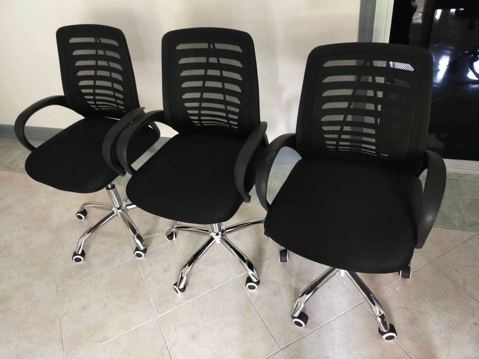 Clerical chair with armrest deals