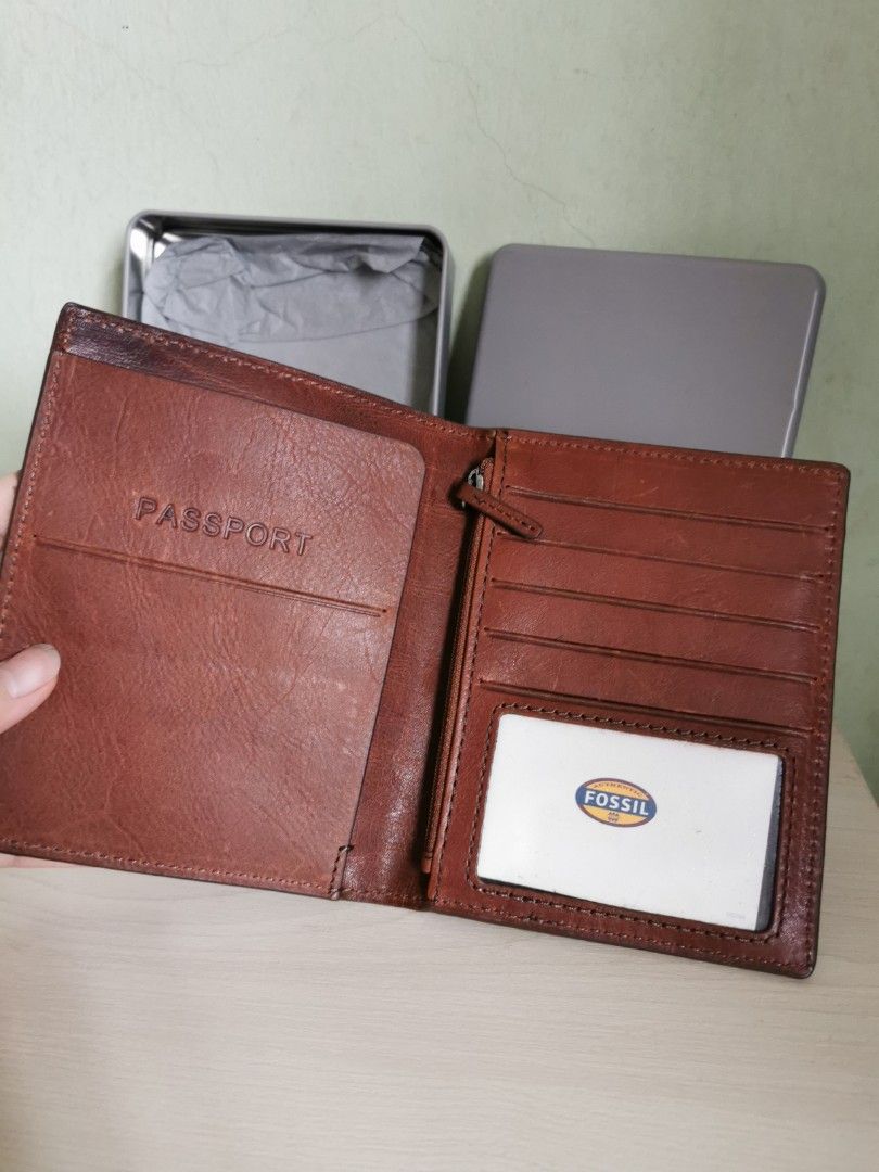 Fossil best sale passport wallets