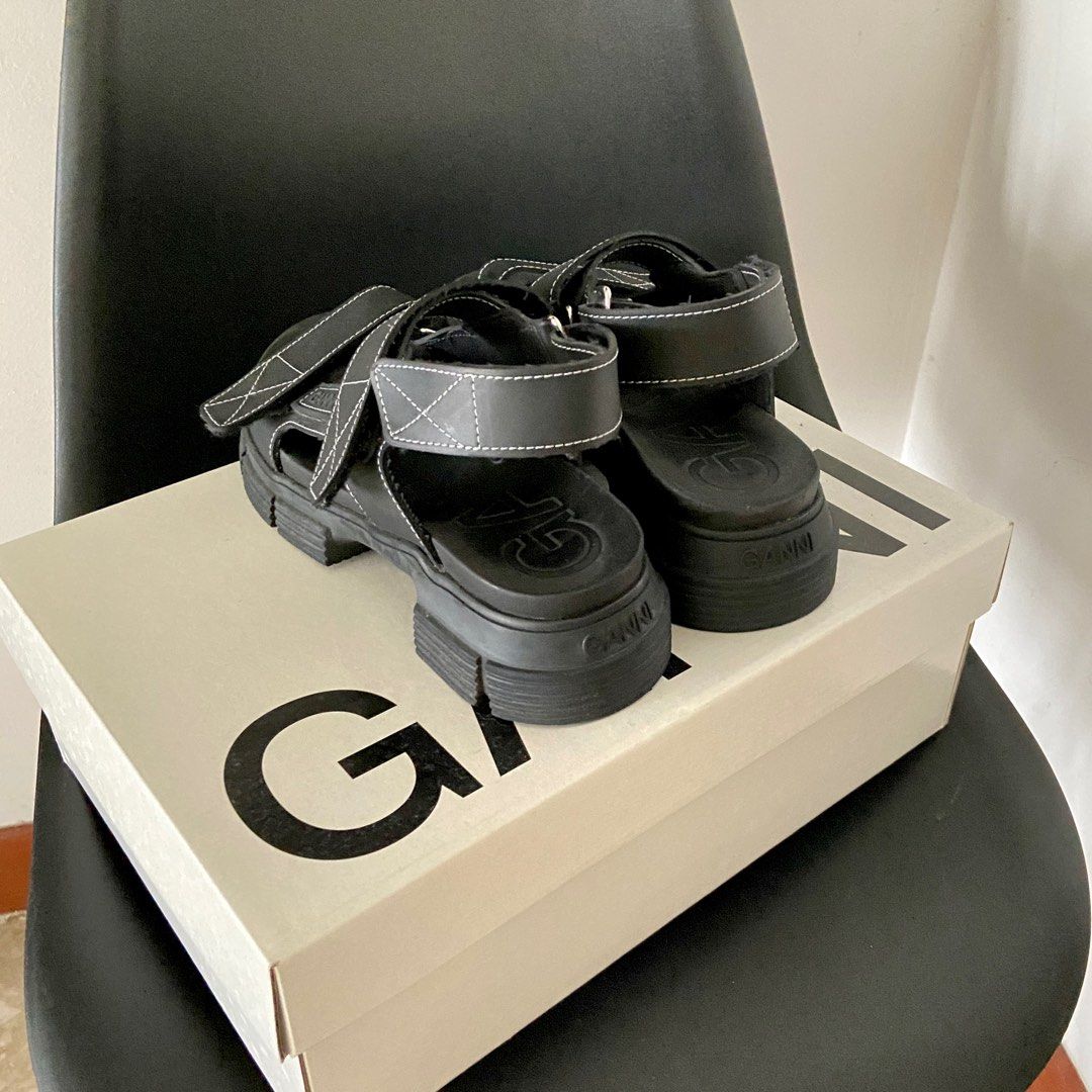 Recycled clearance rubber sandals