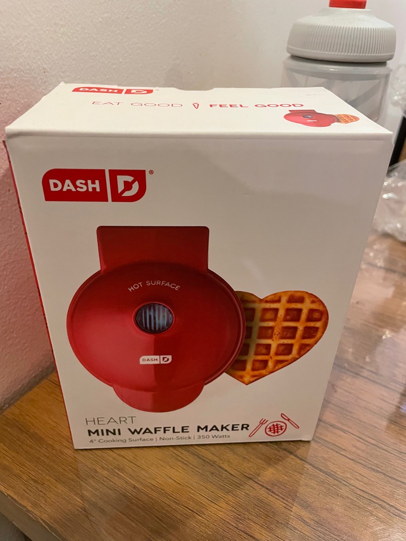 Genuine Dash Mini Waffle Maker, TV & Home Appliances, Kitchen