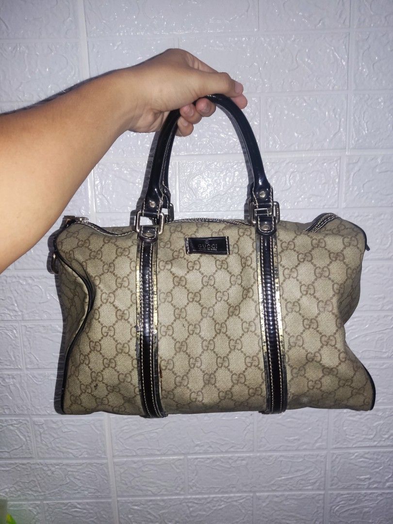 Gucci Speedy Bag (Category: Luxury Bags & Wallets) located in Agoo. Submitted by fitzmatic15 (Listing ID 1197757521, Image 2). Description: Gucci Speedy Bag excellent condition with issue see picture dun Banda sa lining nya po. napakasolid parin parang design nya na. legit or off❗ complete tags ❗.
