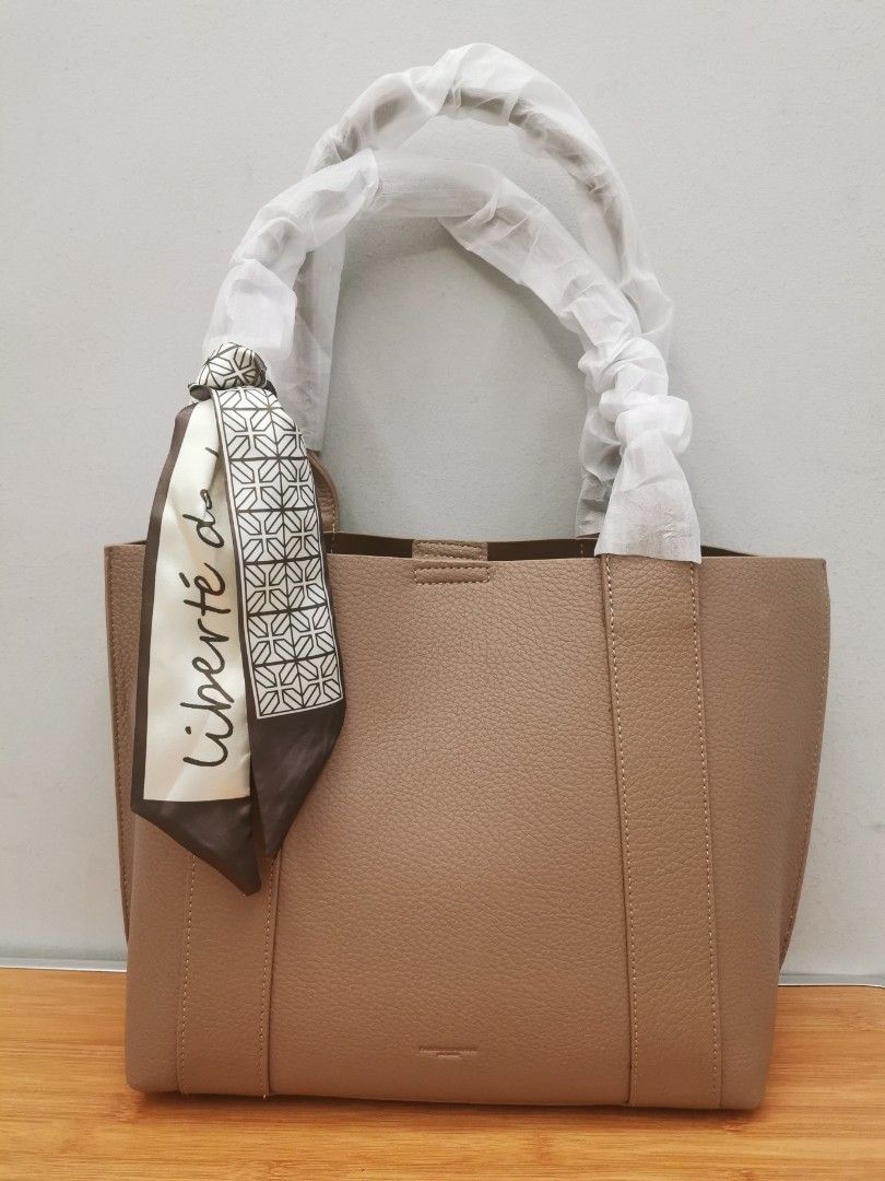 GYK Tote Bag (Hong Kong brand), Women's Fashion, Bags & Wallets, Tote