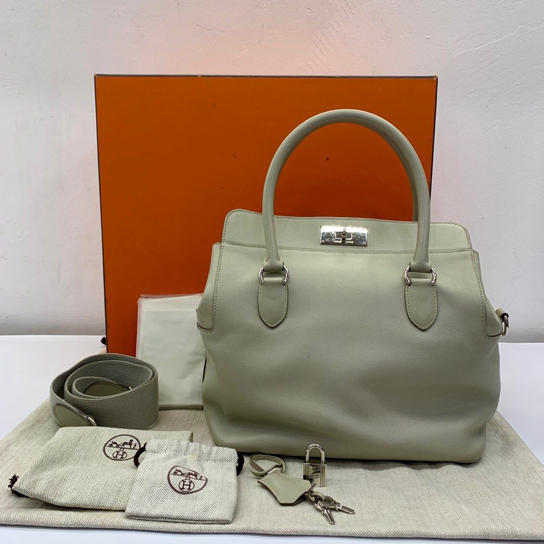 Hermes p 2025 square stamp