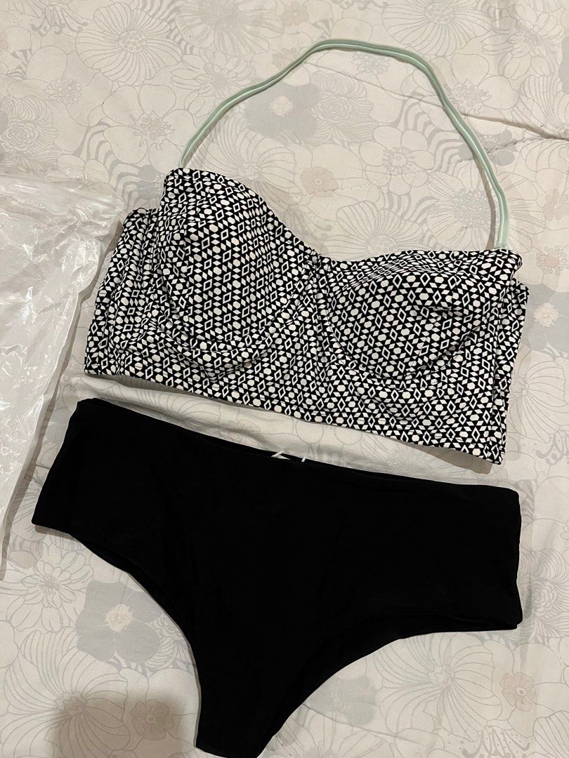 Hot Water Bikini (Category: Bikinis & Swimsuits) located in Bulacan. Submitted by instyle.cc (Listing ID 1197884938, Image 1). Description: Brandnew without tags Size: S-M Removable Neck Strap.