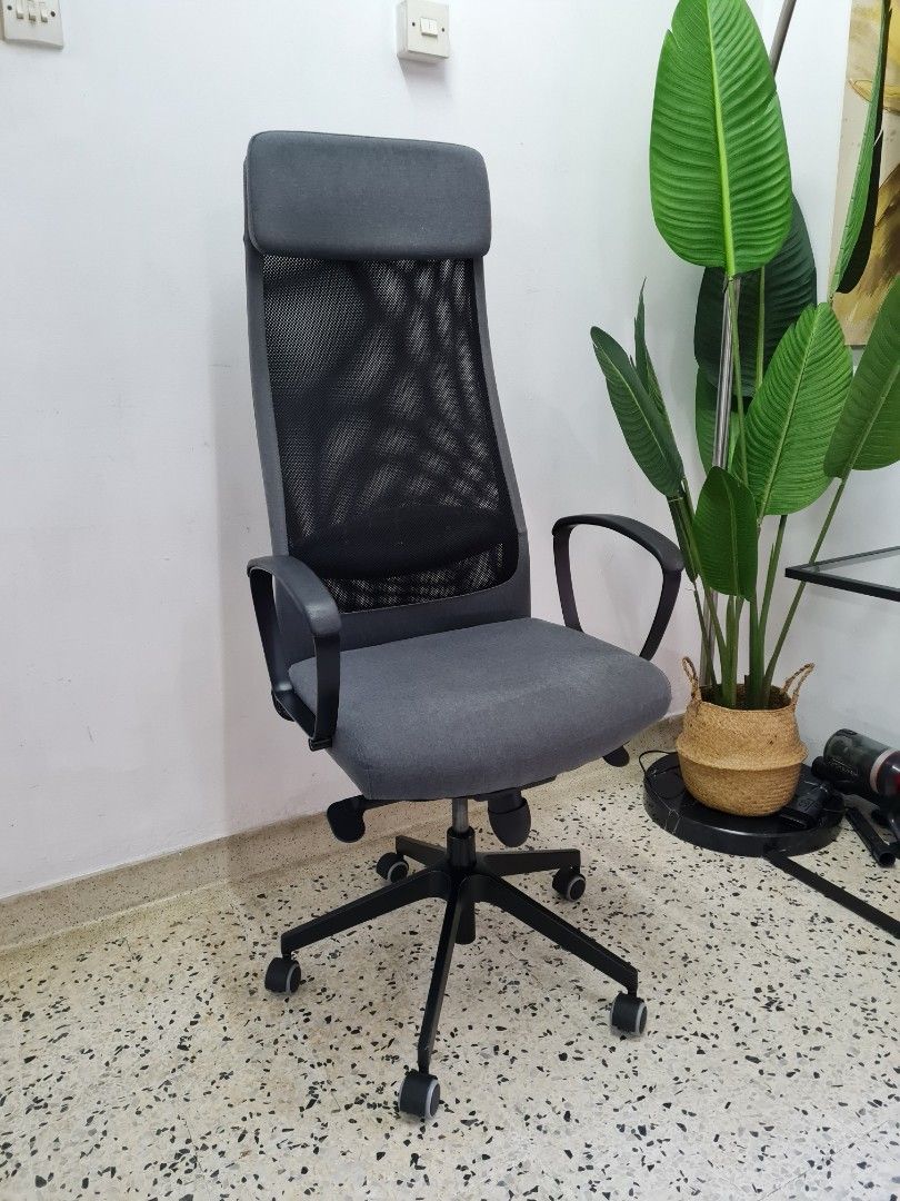 Ikea markus swivel best sale chair