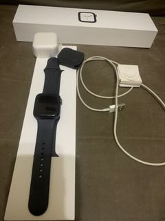 Jam tangan Apple Watch 4 - 44 MM 