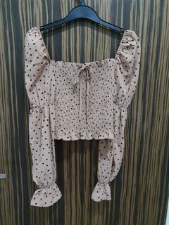 Long Sleeve Runched Milkmaid Top in Beige Polka Dots