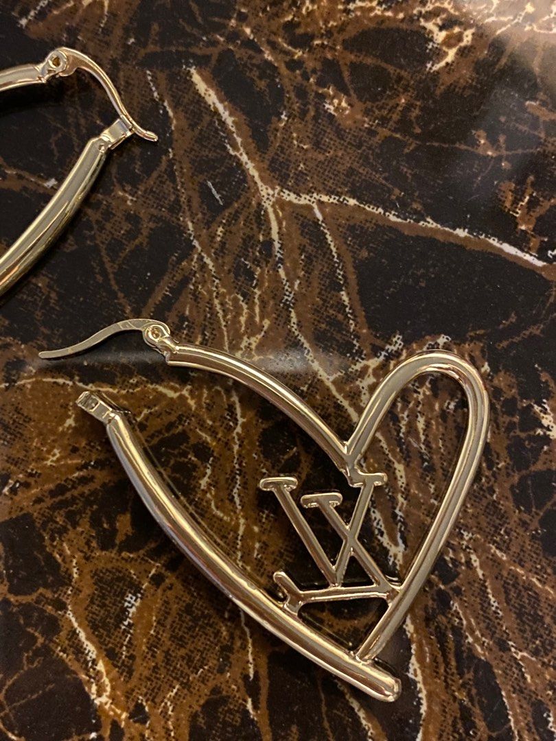 SELLING LOW!! Fastbreak ✨ Brand New Authentic Louis Vuitton LV Fall in Love  Collection Heart Earrings GM (LIMITED EDITION), Women's Fashion, Jewelry &  Organizers, Earrings on Carousell