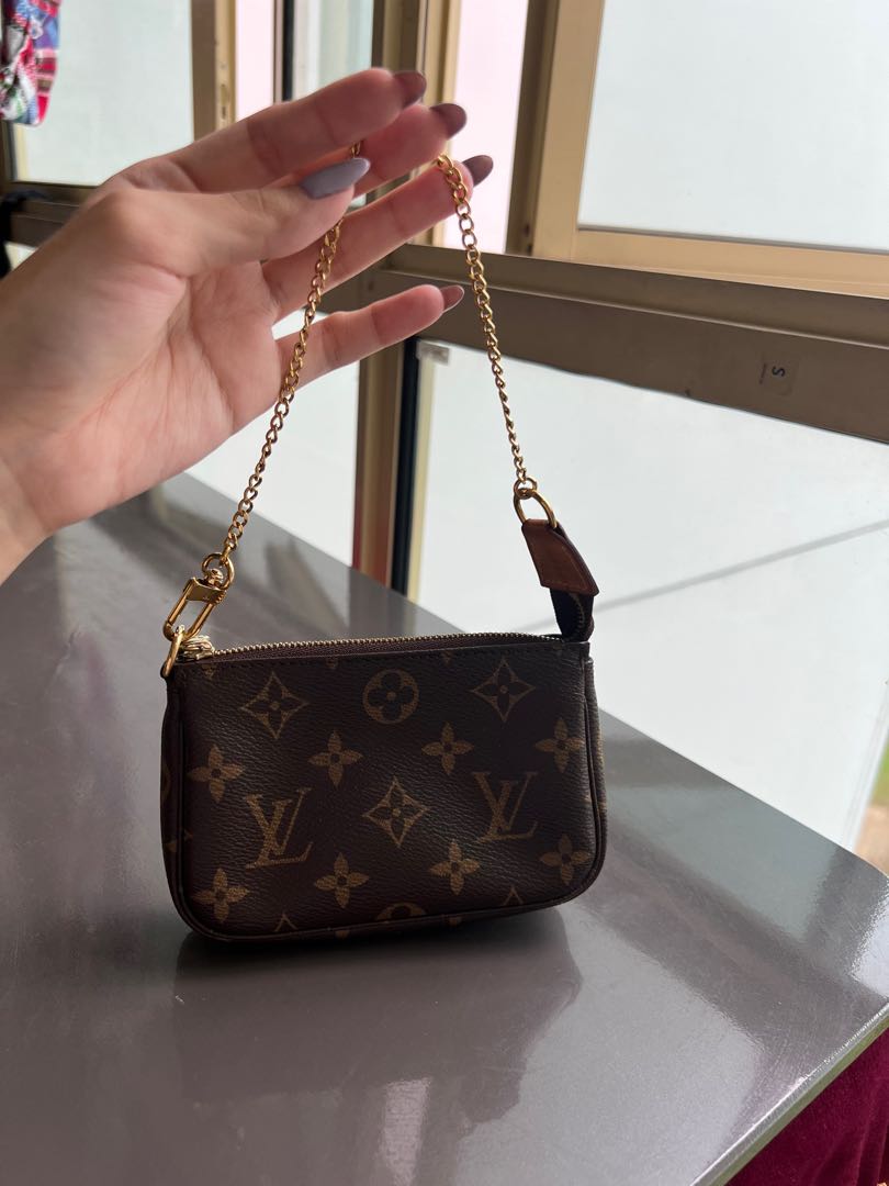 LV Louis Vuitton Mini Pochette Accessories Monogram Canvas GHW(Cash S$650)