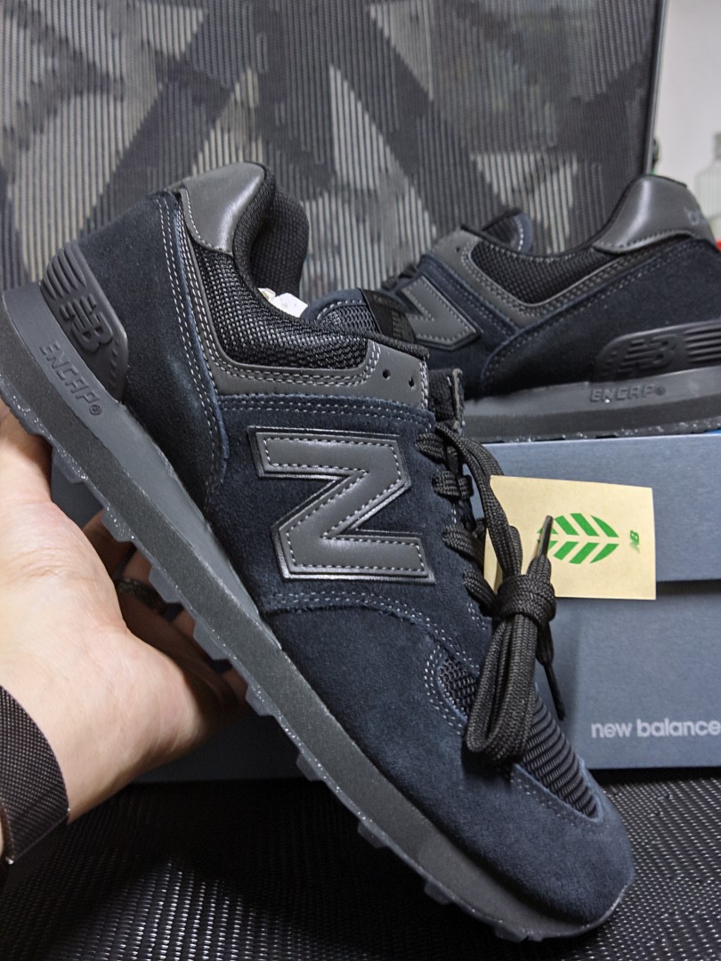 New Balance 574 Black US 9, Men's Fashion, Footwear, Sneakers