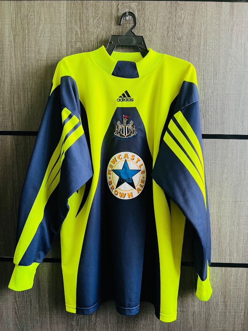 Newcastle united goalkeeper kit hotsell