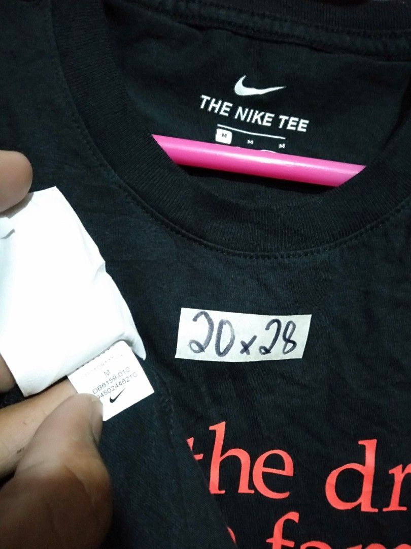 Nike Chase the dream not the fame T-shirt Black, Men's Fashion, Tops