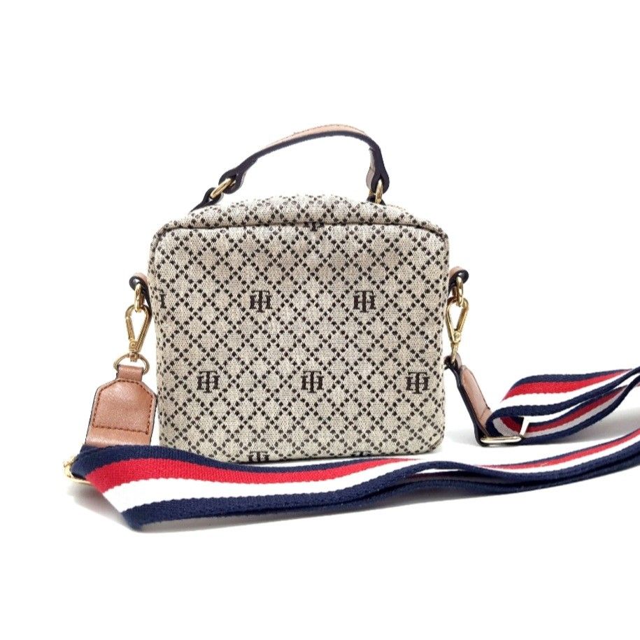 (ORIGINAL) Tommy Hilfiger monogram camera bag, Women's Fashion, Bags