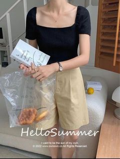🏷️own歐恩方領露鎖骨短上衣（黑）