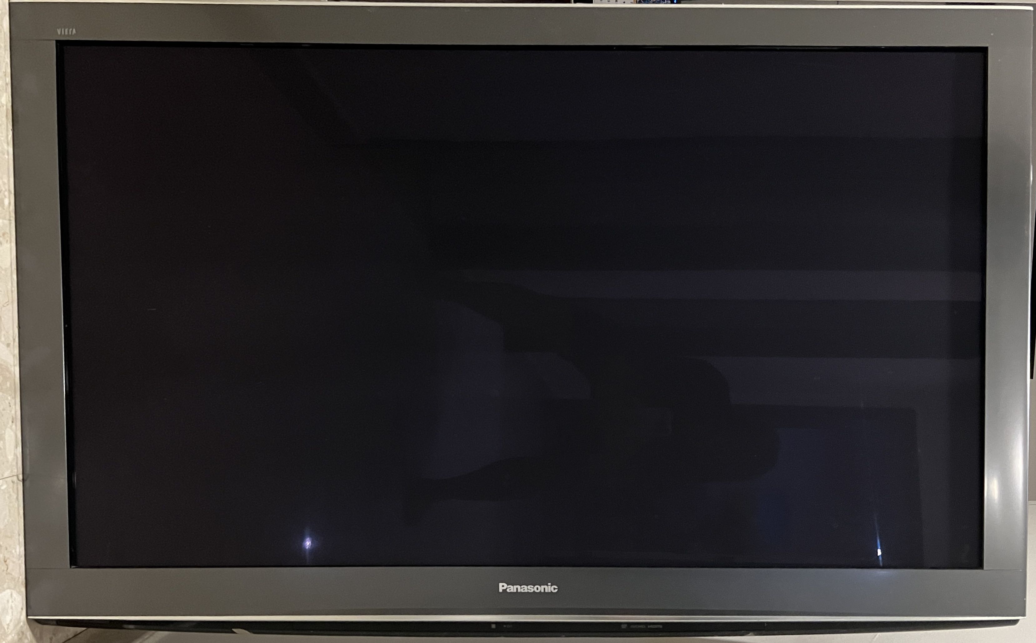 Panasonic Full HD 55 inch Plasma TV THP50V20S with original wall mount