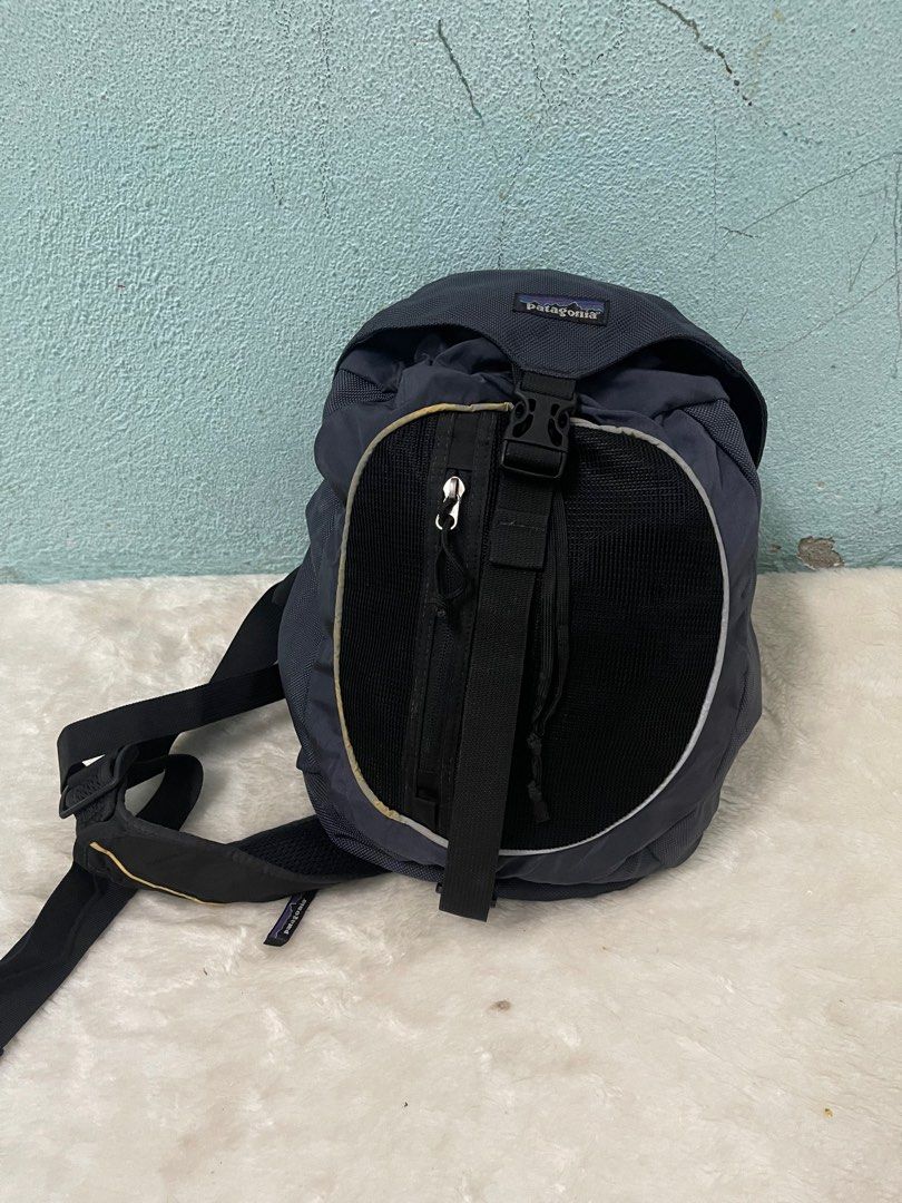 Patagonia crossbody bag, Men's Fashion, Bags, Belt bags, Clutches and