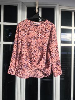 (Category: ) located in . Submitted by alyycloset (Listing ID 1197831076, Image 1). Description: .