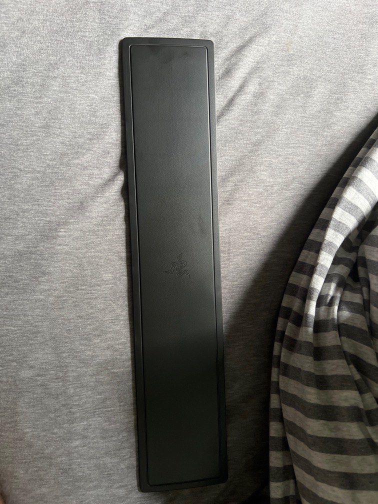 Razer Blackwidow V3 attachable wrist rest, Computers & Tech, Parts