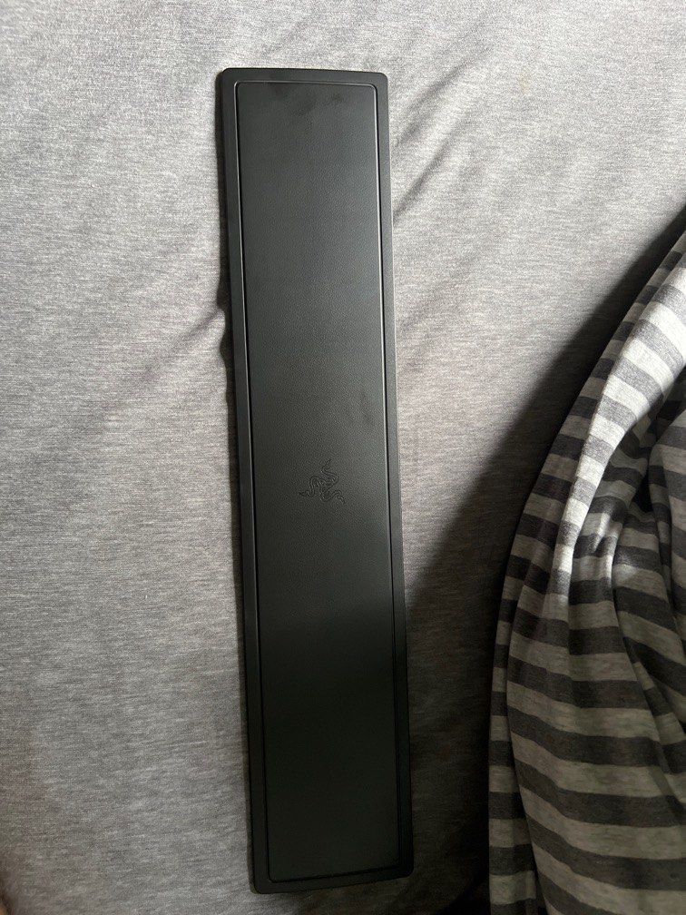 Razer Blackwidow V3 attachable wrist rest, Computers & Tech, Parts