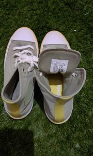 Sepatu converse