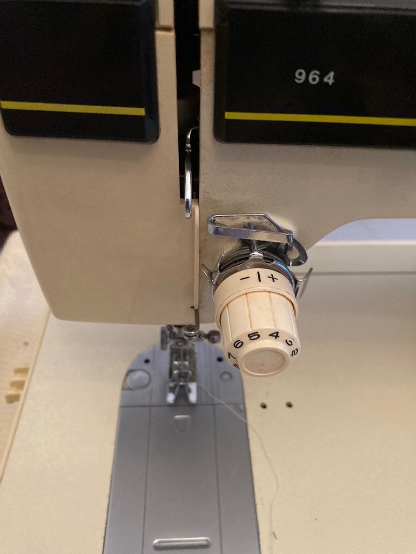 Singer 964 Sewing Machine w/original Hard cover travelling Case, TV ...