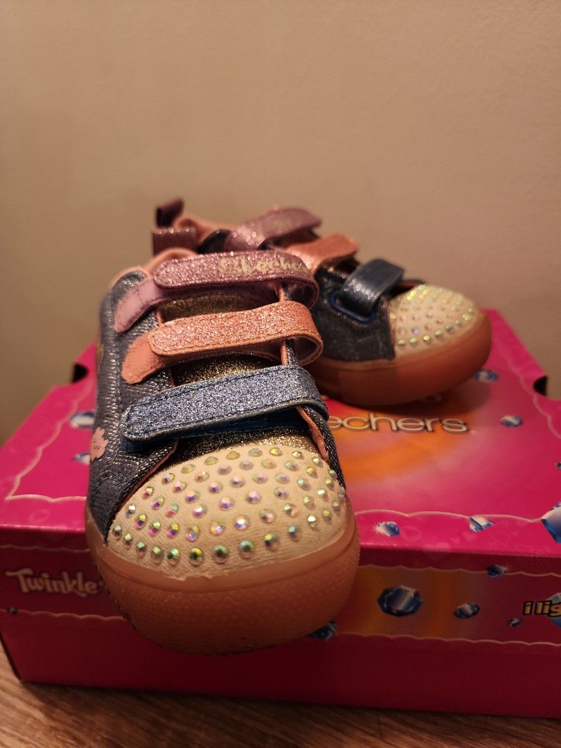 Cny sale Skechers X Twinkle Toes Light Shoe girls