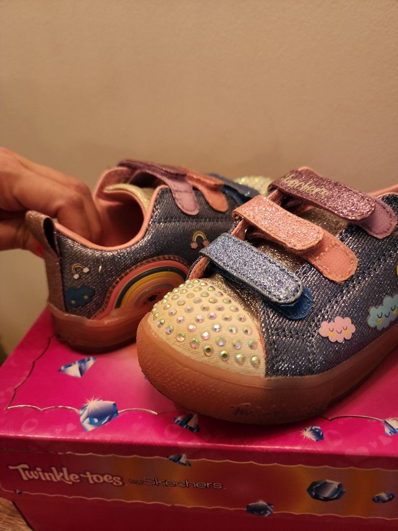 Cny sale: Skechers X Twinkle Toes Light (girls), Babies & Kids, & Kids Fashion on Carousell