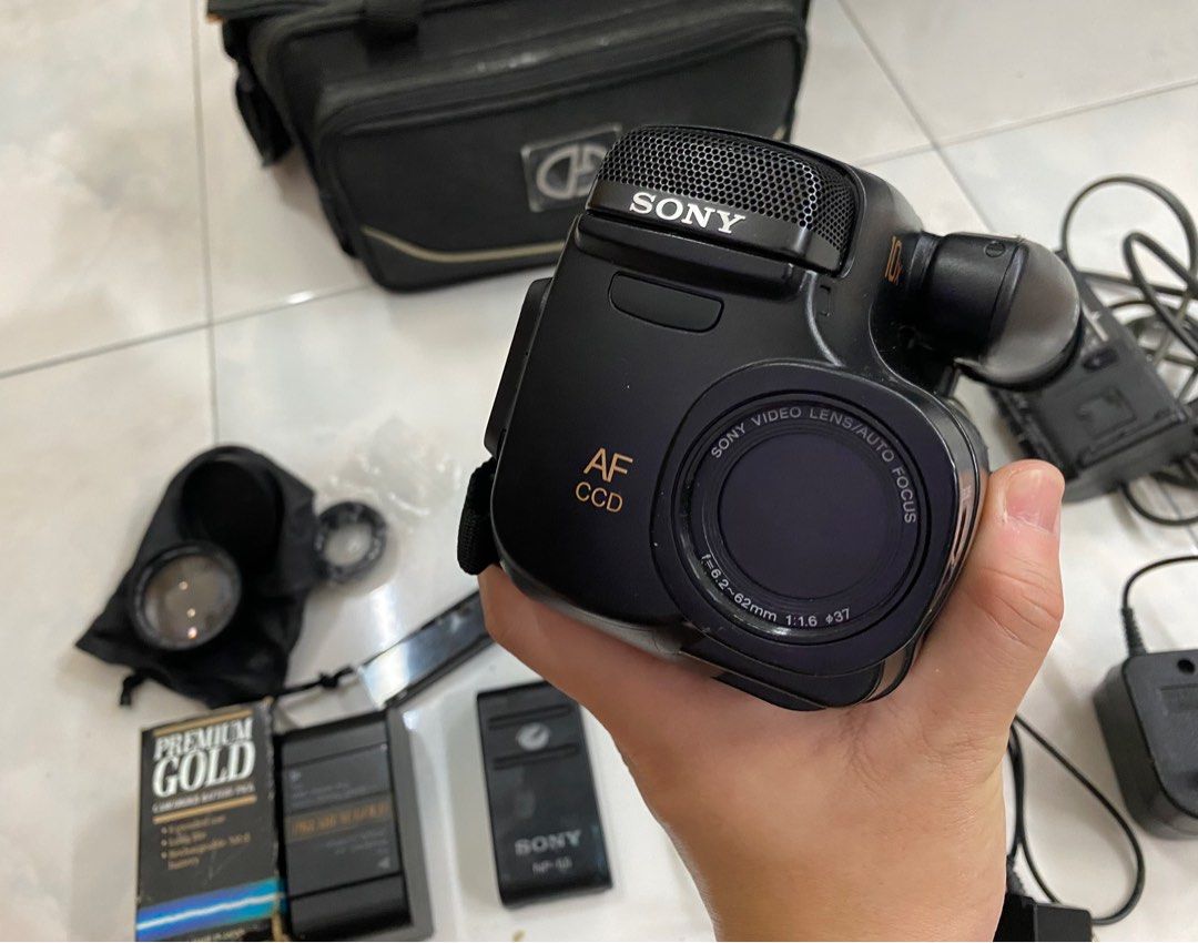Sony video 8 handycam, Photography, Video Cameras on Carousell