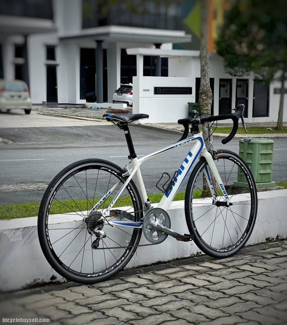 Used Giant TCR Alloy Road Bike for sale