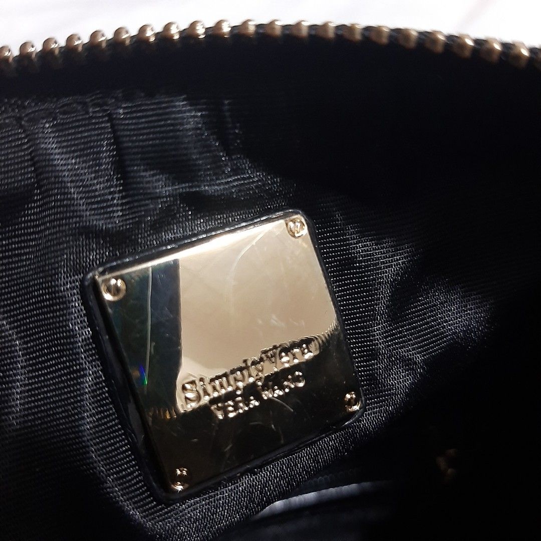 Vera Wang wristlet wallet Women s Fashion Bags Wallets Wallets Card holders on Carousell