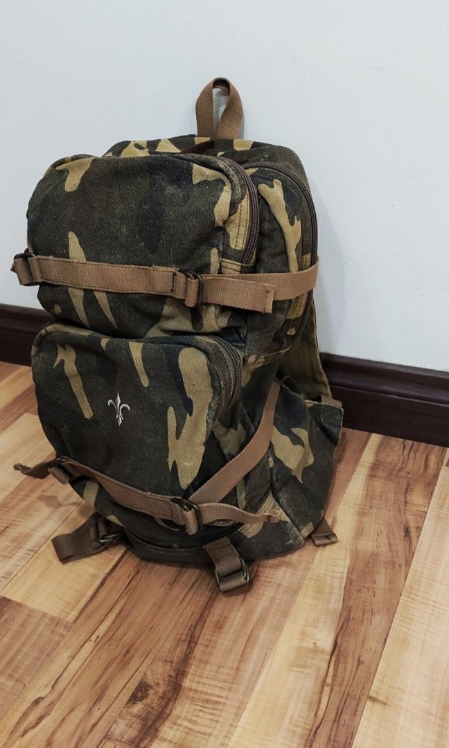 Vintage Army Camo Bag Backpack, Men's Fashion, Bags, Backpacks on Carousell