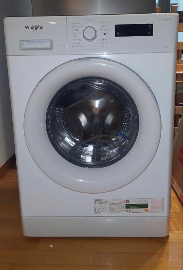 Whirlpool freestanding front loading washing machine 7kg FWF71052W