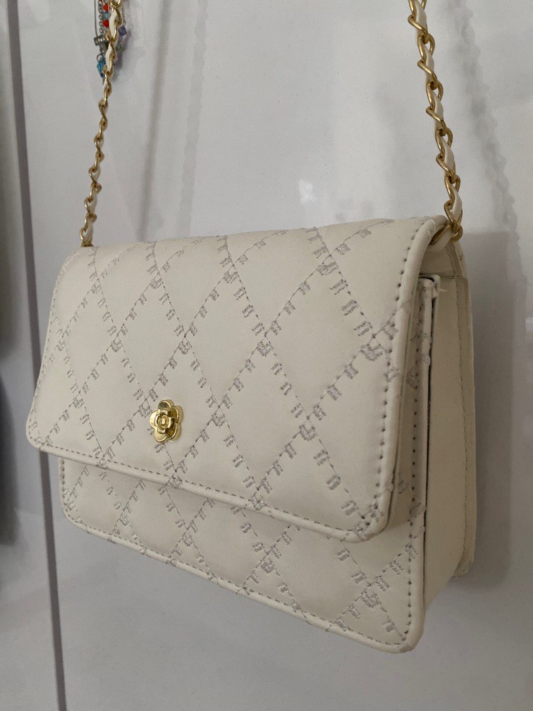 White bag with gold chain best sale