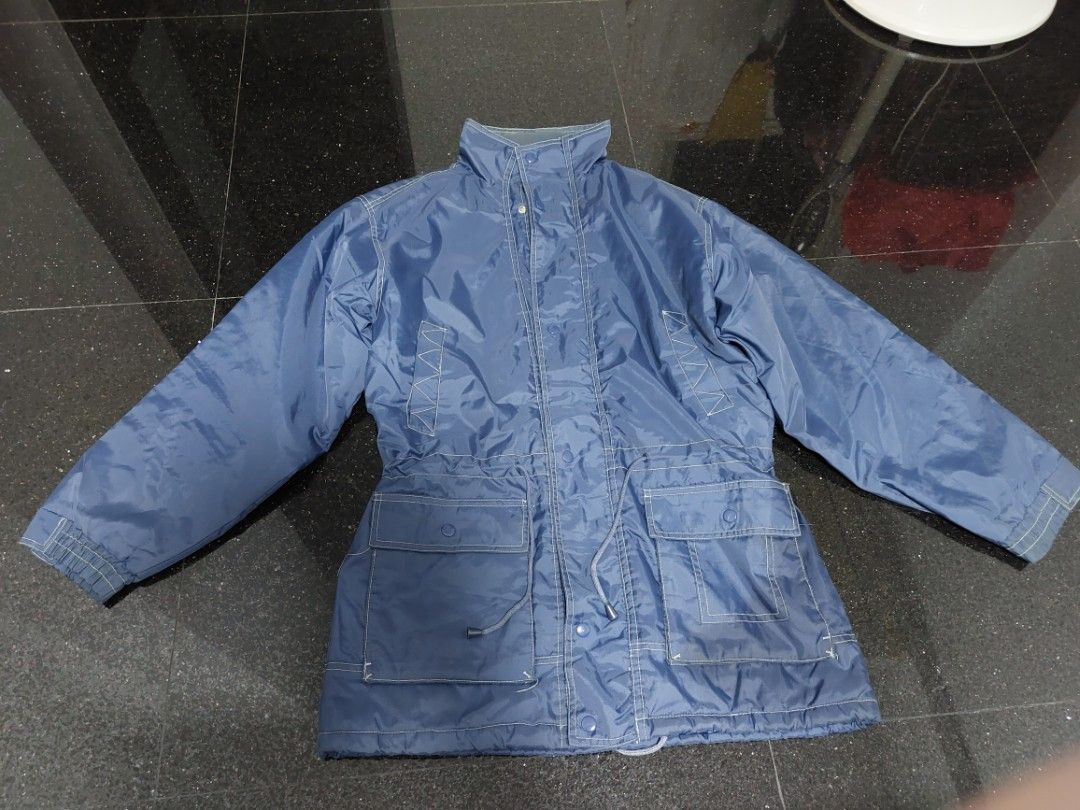 Winter Jacket (Category: Coats, Jackets and Outerwear) located in Singapore. Submitted by ernie88 (Listing ID 1197919361, Image 1). Description: Size - XL chest -59cm length - 80cm.