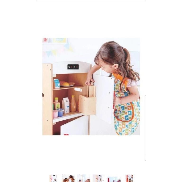 Hape white fridge freezer store