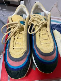 （分類：）位於 。 由 NewSneakers 提交（商品編號 1194289433，圖片 1）。簡介： 。