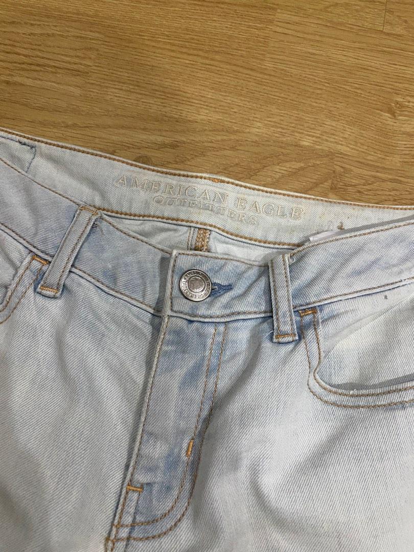 American Eagle Light Washed Denim Jeans (Category: Jeans) located in Quezon City. Submitted by ishdeclutters (Listing ID 1194314513, Image 2). Description: Condition: 8/10 Color: Light Washed Denim Jeans Size: 86A/160.