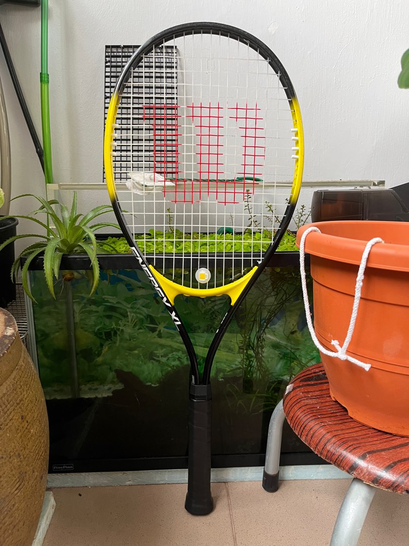 Authentic Wilson tennis racket beginners size 2 4 1/4, Sports