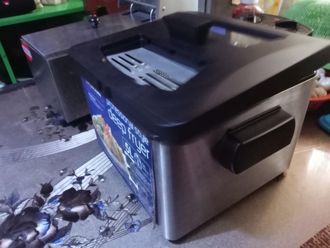 Baumann deep fryer (Category: Fryers) located in Manila. Submitted by charles.carlcustomizedshop (Listing ID 1194361444, Image 3). Description: complete accessories once lang nagamit 5liters oil capacity pick only mode of payment gcash or cash.